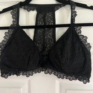 EUC GENTLY ORN WOMAN'S LARGE CUTE LACEY BLACK BRALETTE W/REMOVEABLE PADS BY ARIE